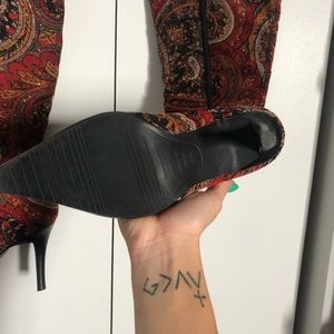 Vintage pointed toe boots